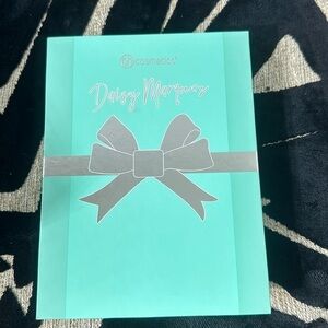 Bh cosmetic daisy  marquez